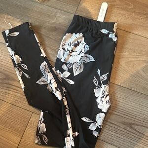 Womens Floral Black and White Leggings